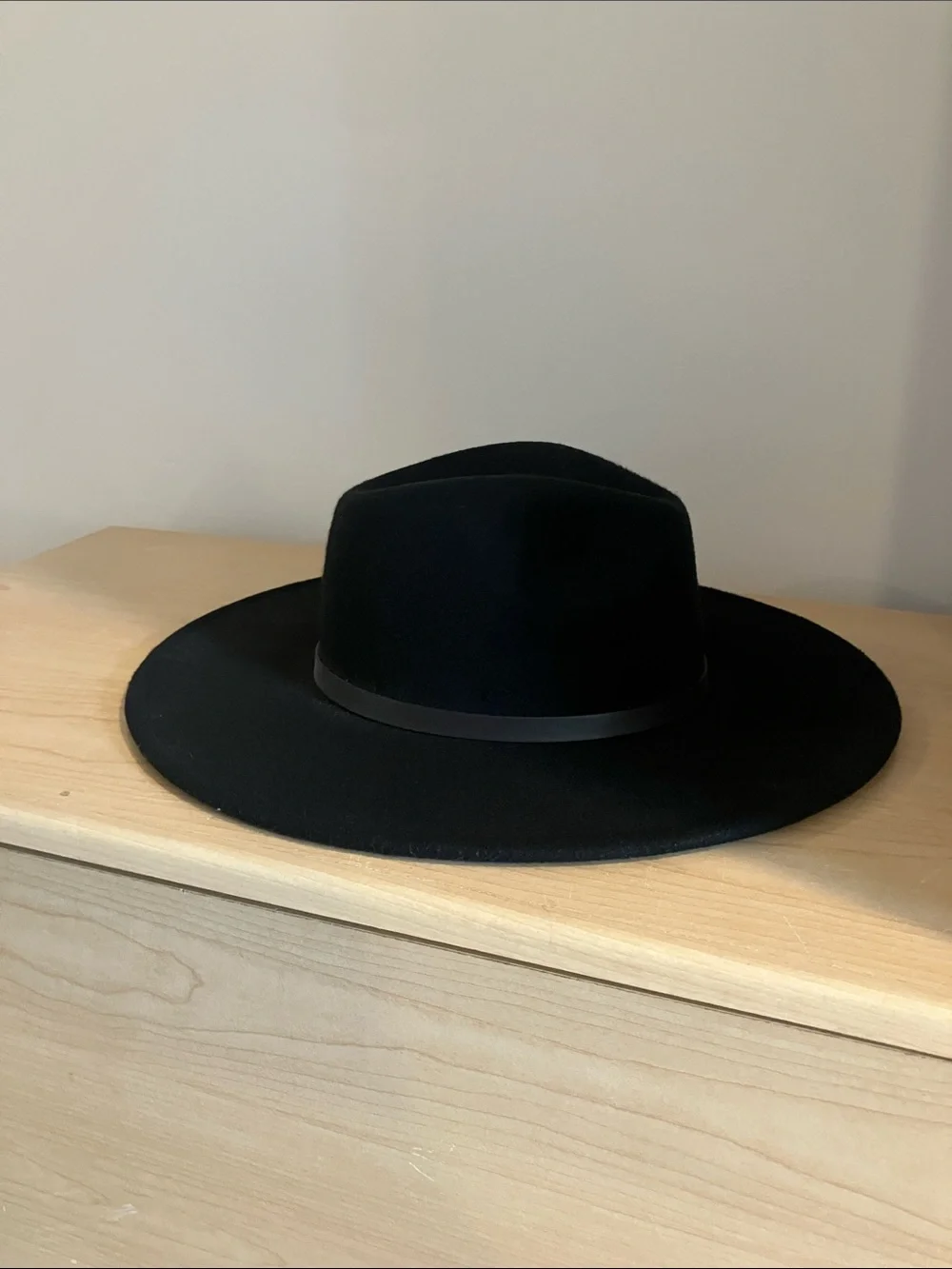 Classic Wide-Brim Felt Fedora Hat - Black